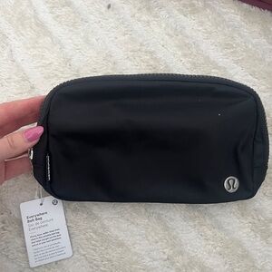 NWT Lululemon everywhere belt bag in black